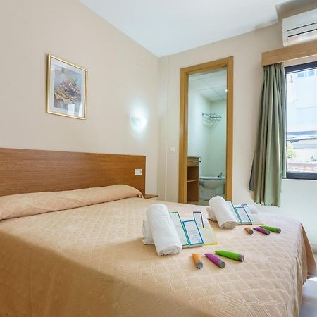 Hostal Costabella Powered By Faro Homes Фуенхірола Екстер'єр фото