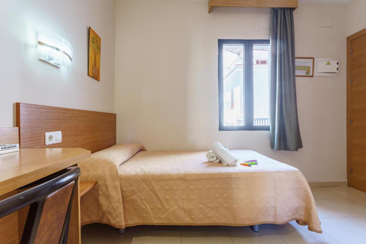 Hostal Costabella Powered By Faro Homes Фуенхірола Екстер'єр фото