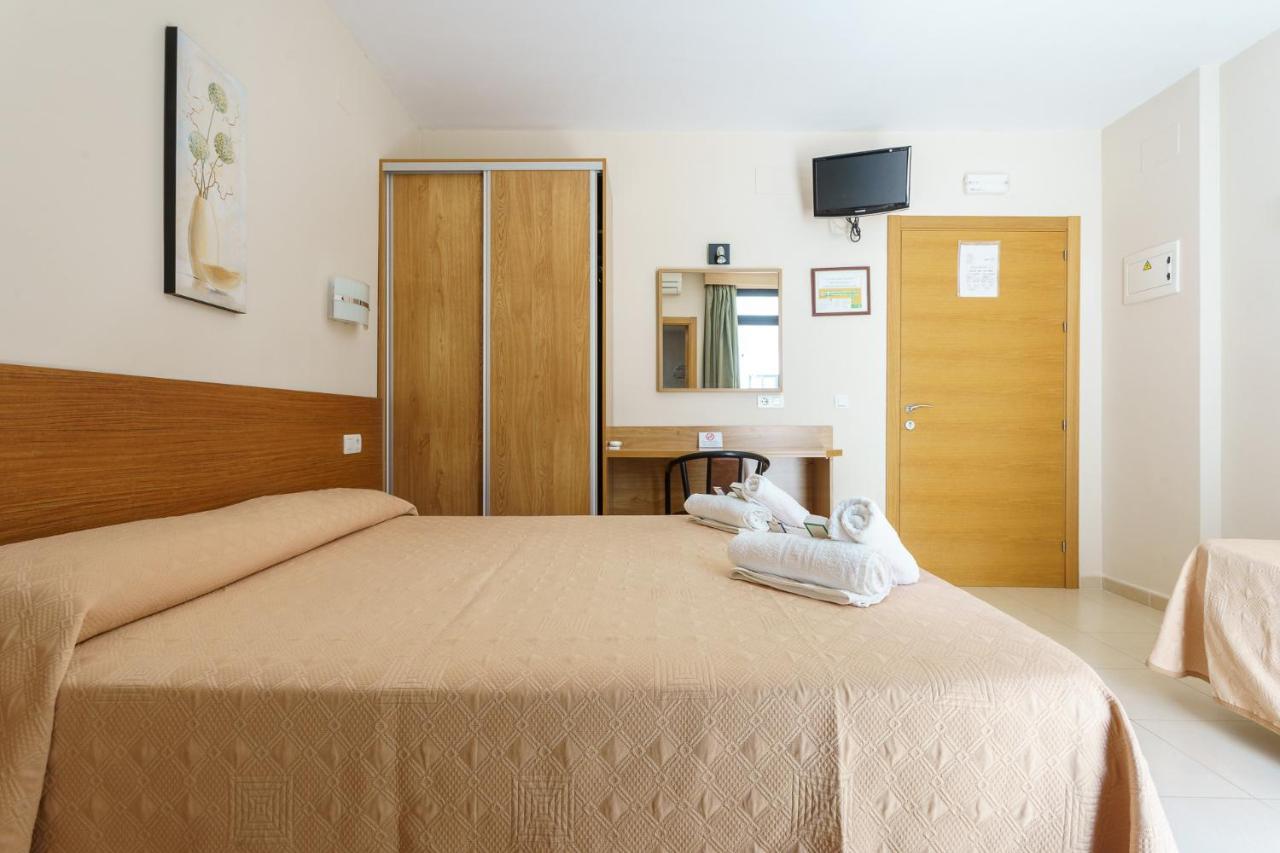 Hostal Costabella Powered By Faro Homes Фуенхірола Екстер'єр фото