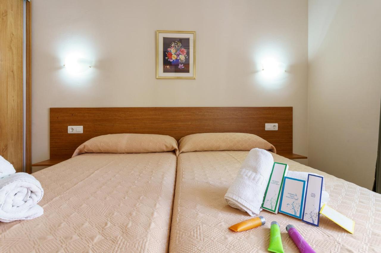 Hostal Costabella Powered By Faro Homes Фуенхірола Екстер'єр фото